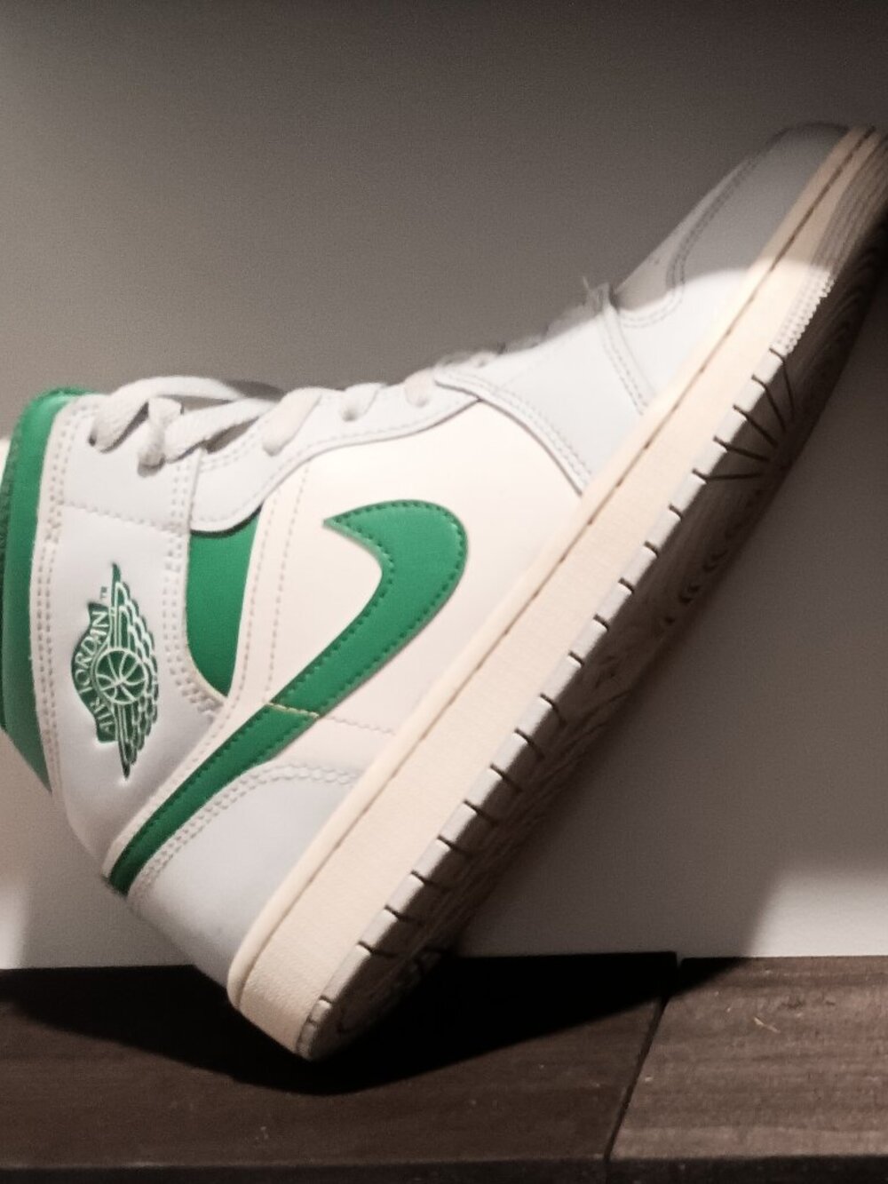 Jordan air 1 mid White Pure Platinum Pine Green 100% authentic - Picture 6 of 16